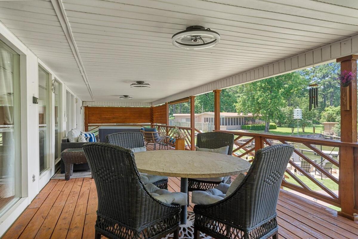 Steps To The Lake, Game Room & More! Sleeps 9 Lake Hamilton Dış mekan fotoğraf