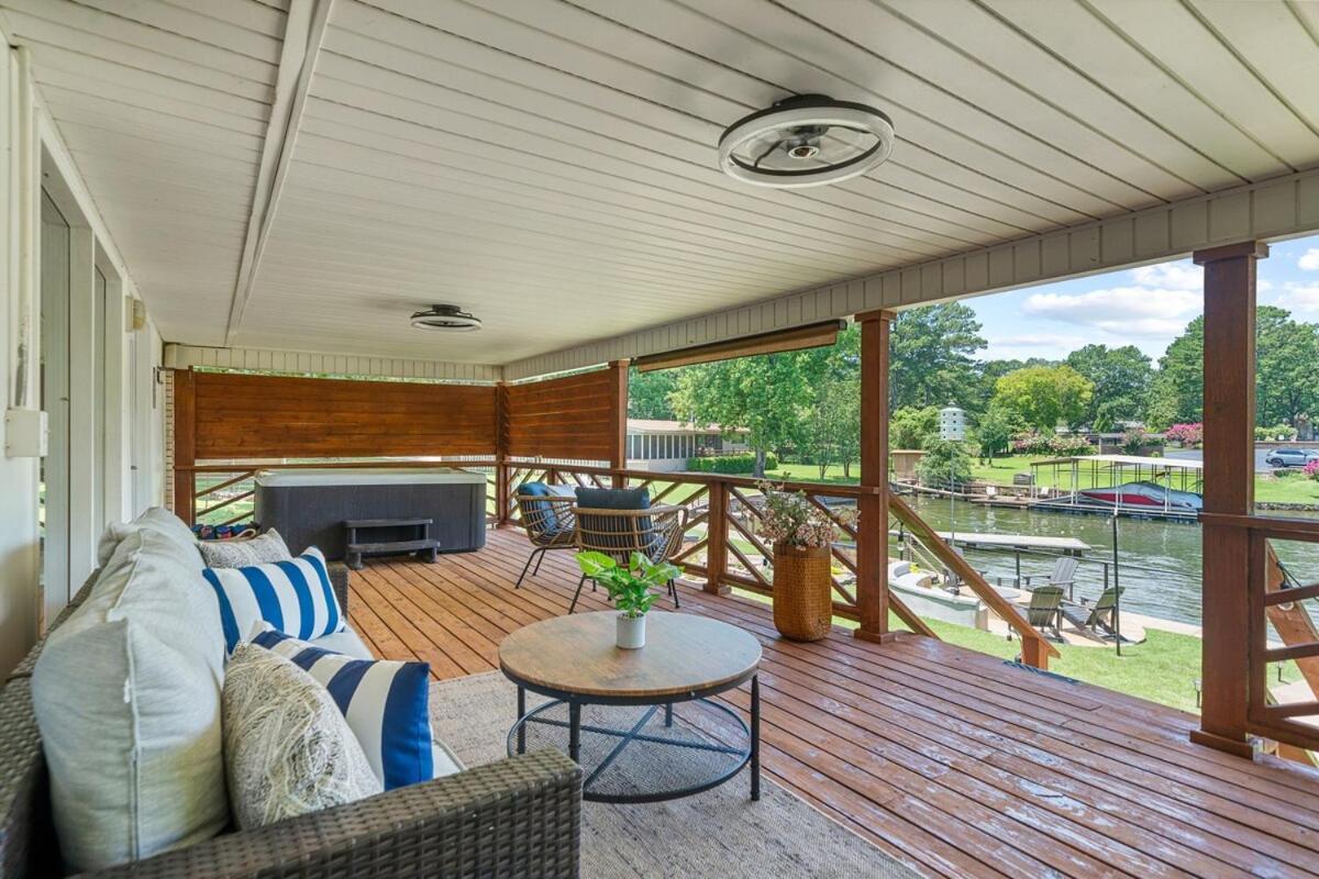 Steps To The Lake, Game Room & More! Sleeps 9 Lake Hamilton Dış mekan fotoğraf